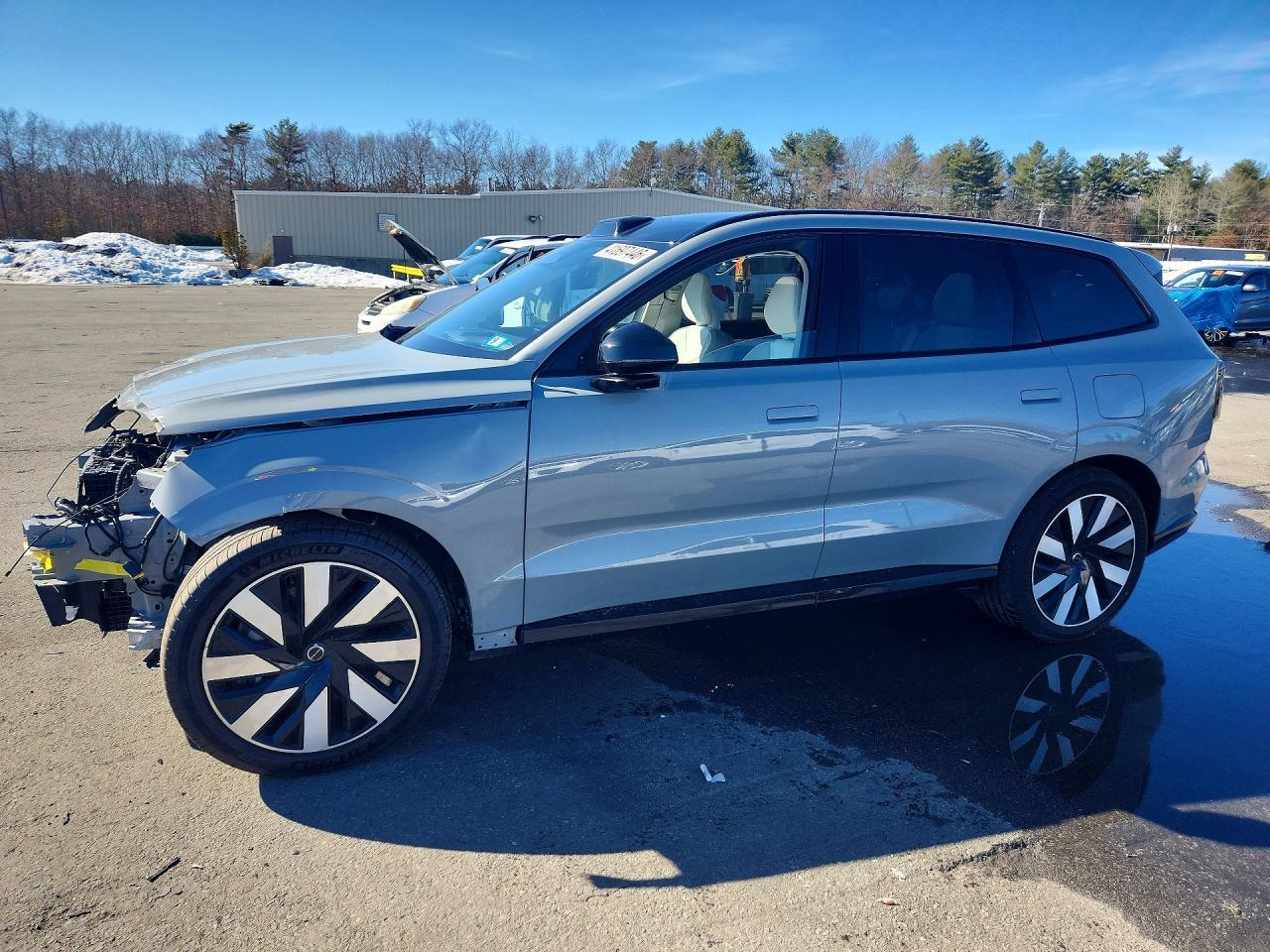 2025 VOLVO Ex90