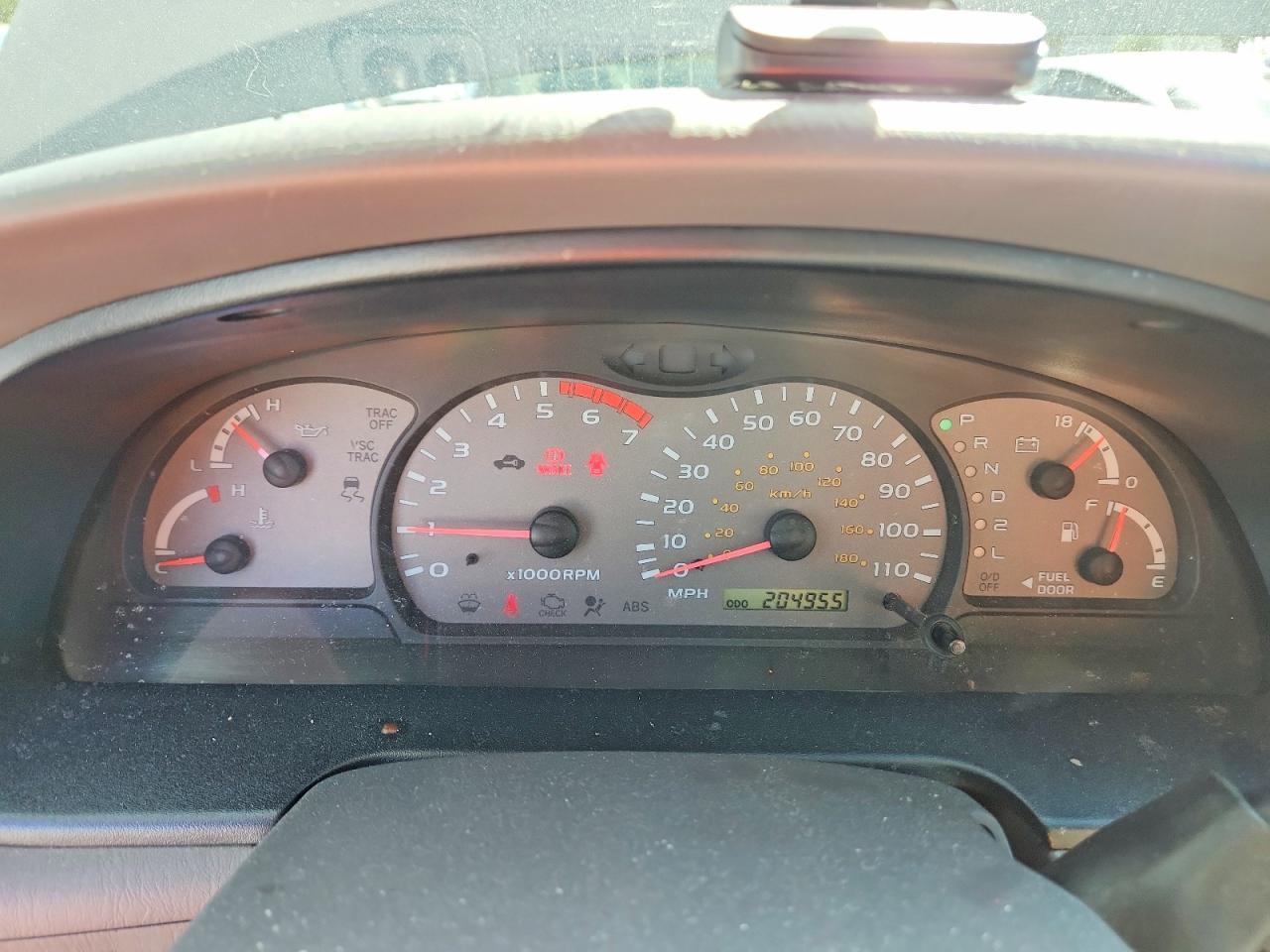 2002 TOYOTA Sequoia