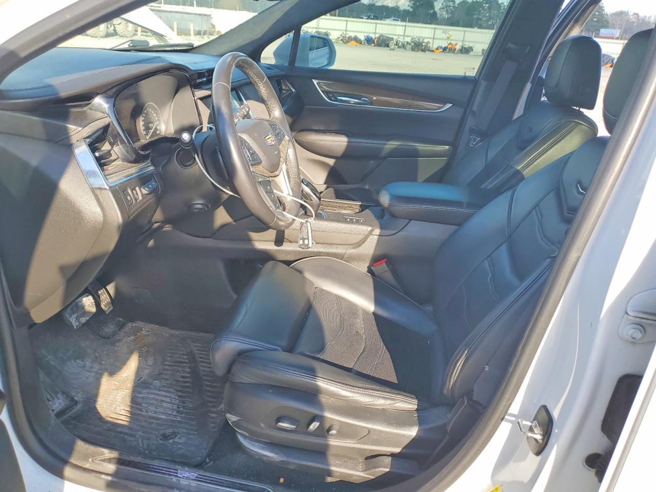 2017 CADILLAC XT5