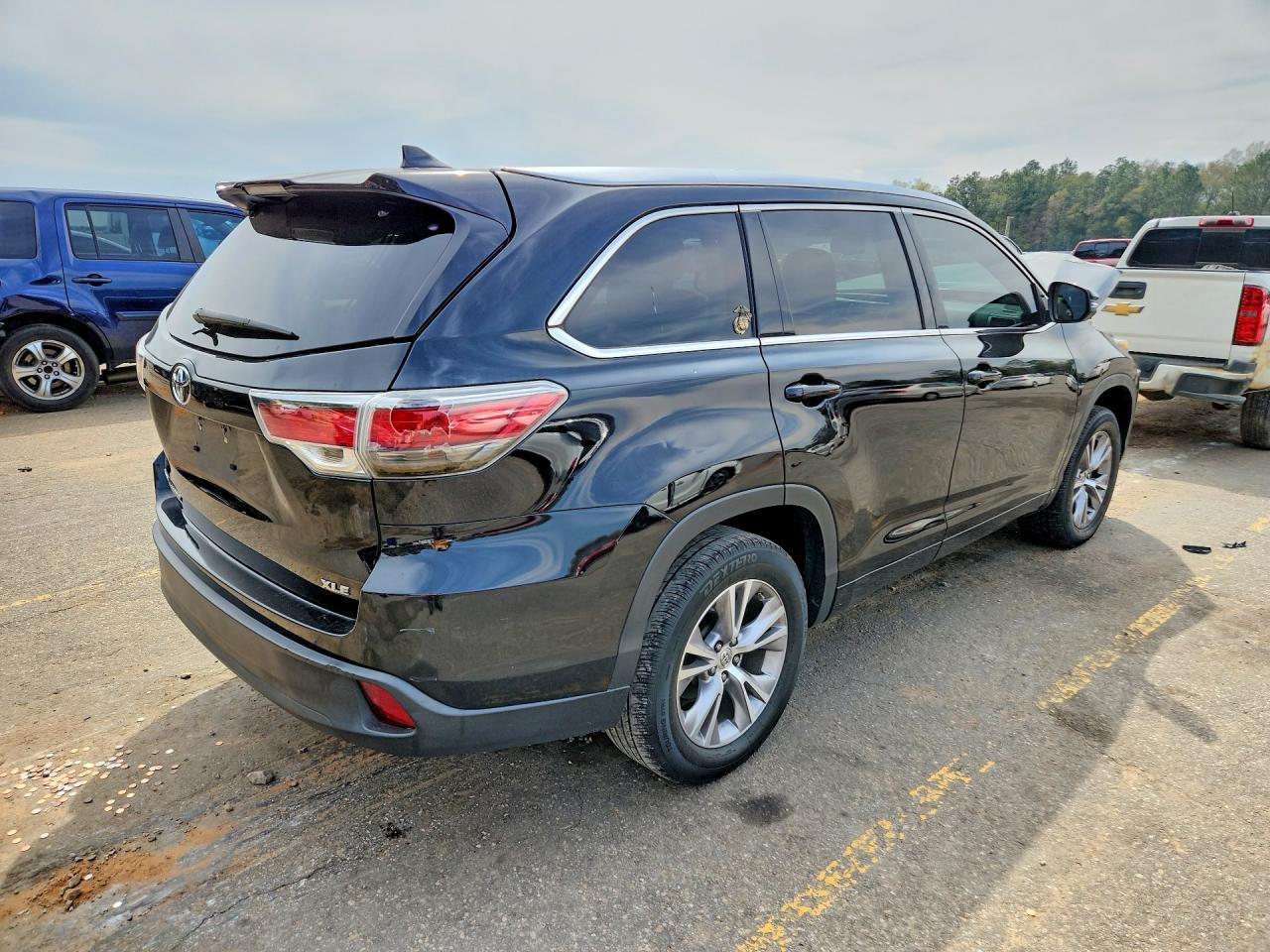 2015 TOYOTA HIGHLANDER