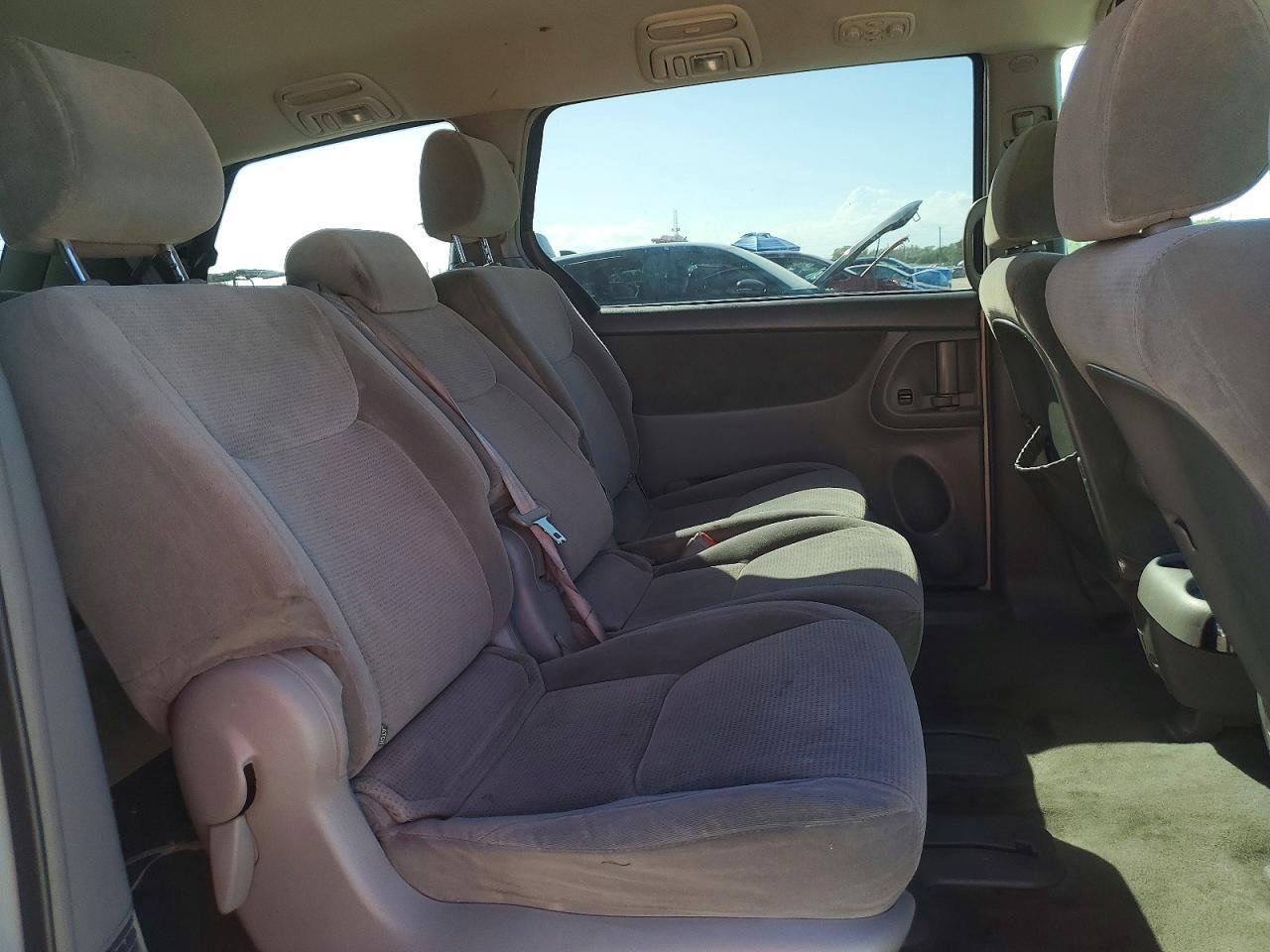 2004 TOYOTA SIENNA