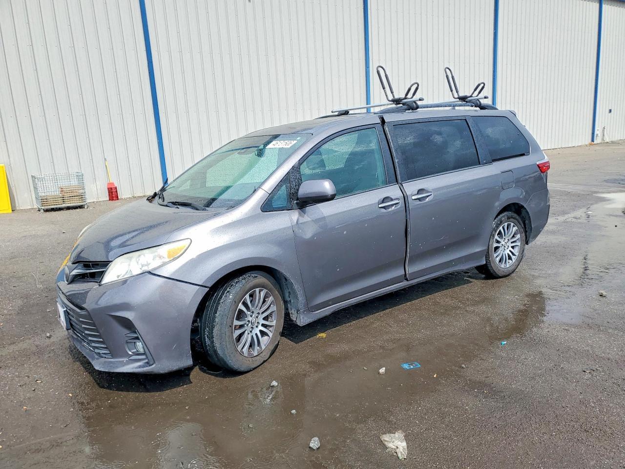 2018 TOYOTA SIENNA