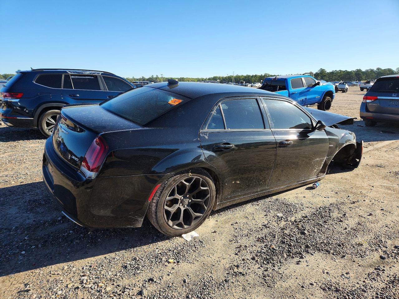 2019 CHRYSLER 300