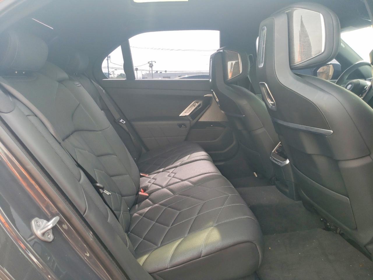 2023 BMW i7