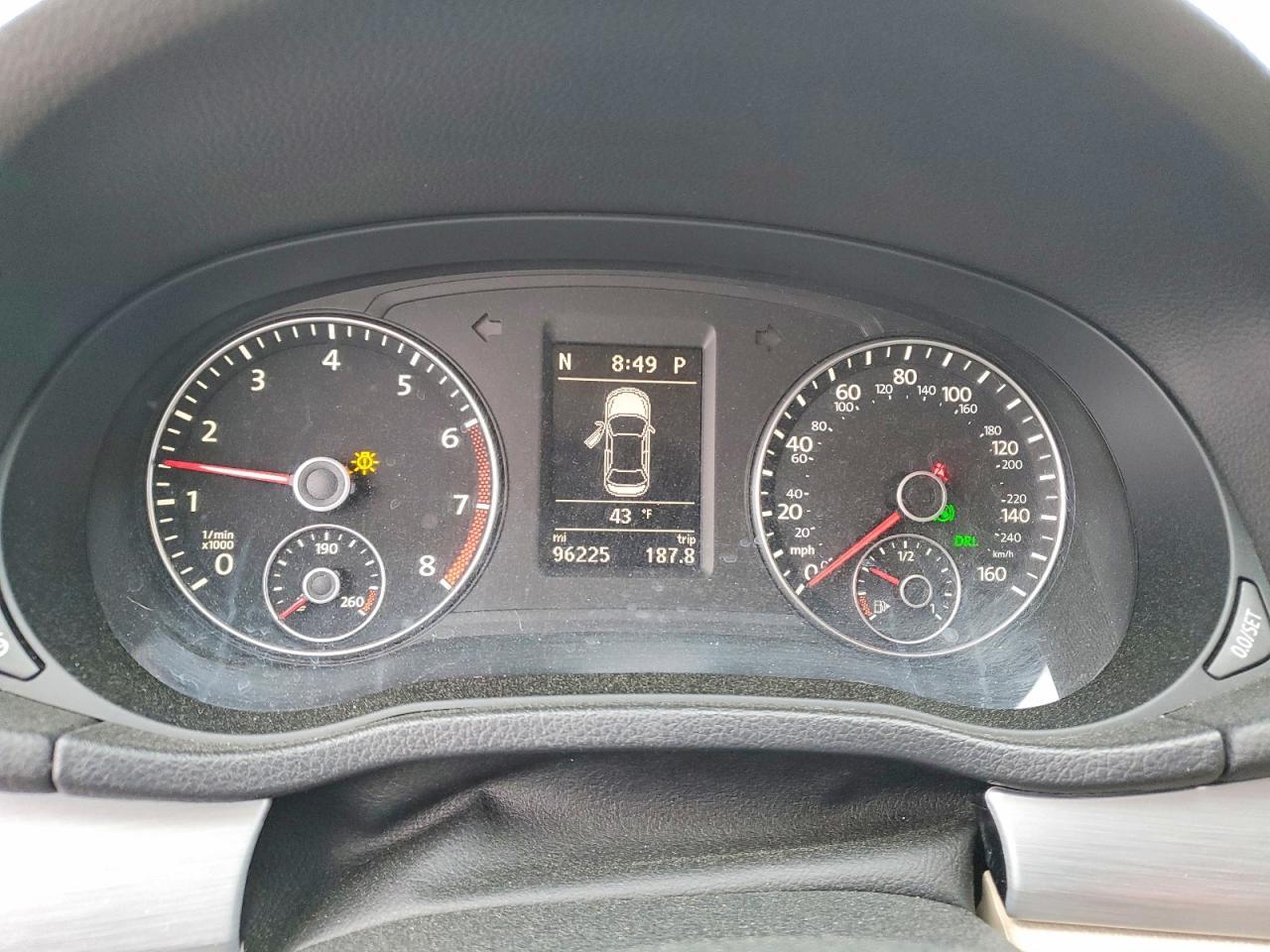 2013 VOLKSWAGEN Passat