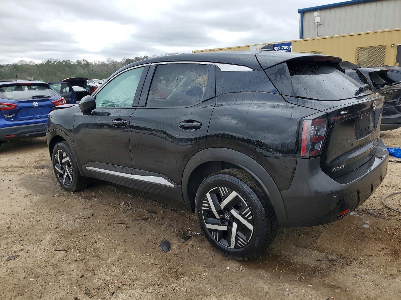 2025 NISSAN KICKS
