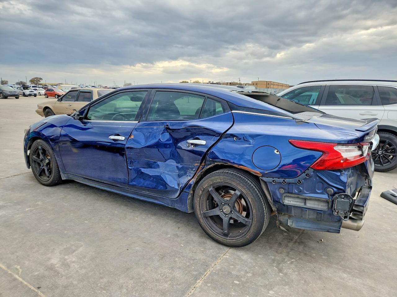 2017 NISSAN Maxima