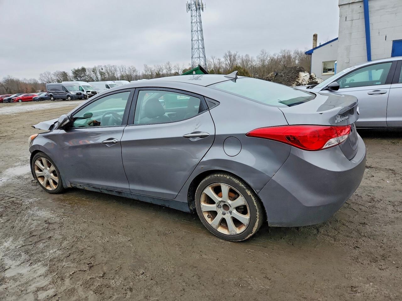 2011 HYUNDAI ELANTRA