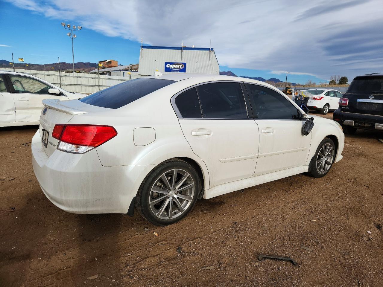 2014 SUBARU Legacy