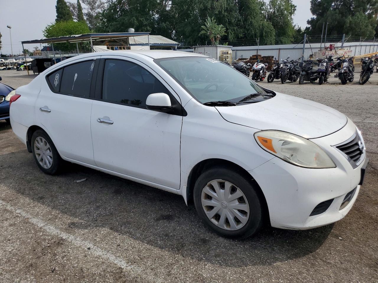 2012 NISSAN VERSA