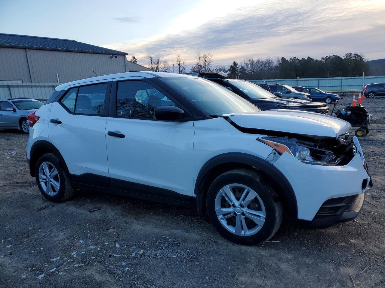2020 NISSAN KICKS