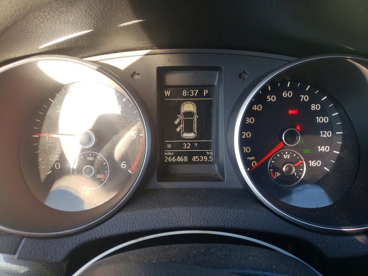2010 VOLKSWAGEN JETTA