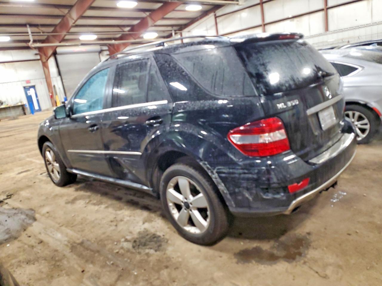 2011 MERCEDES-BENZ ML-Class