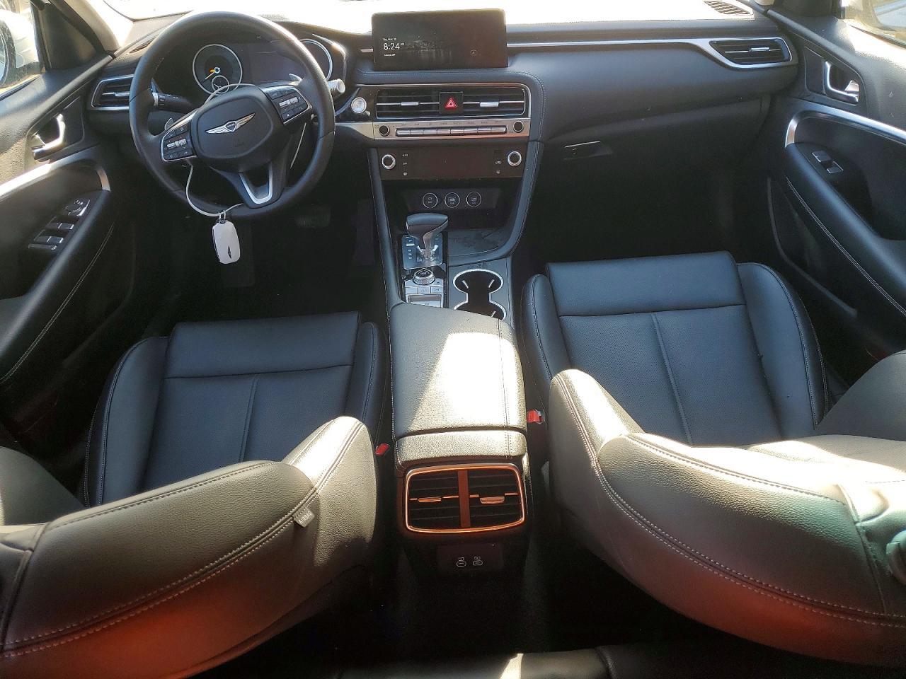 2025 GENESIS G70