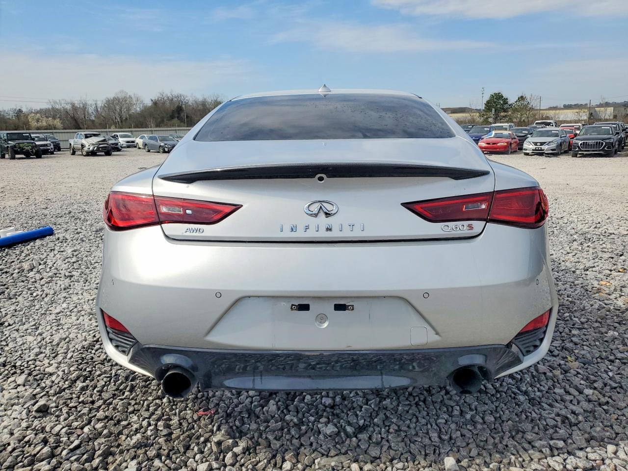 2017 INFINITI Q60