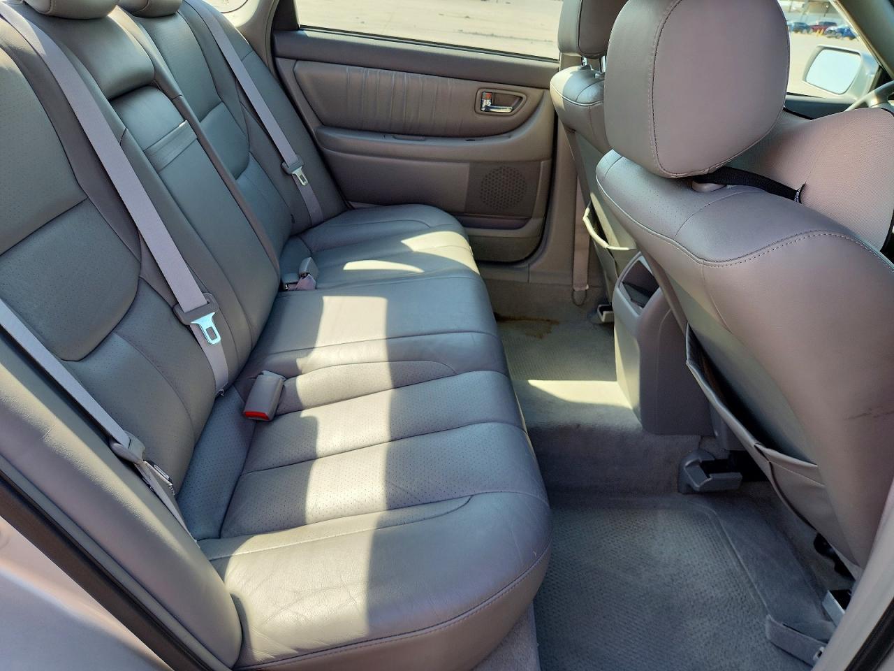 2003 TOYOTA Avalon