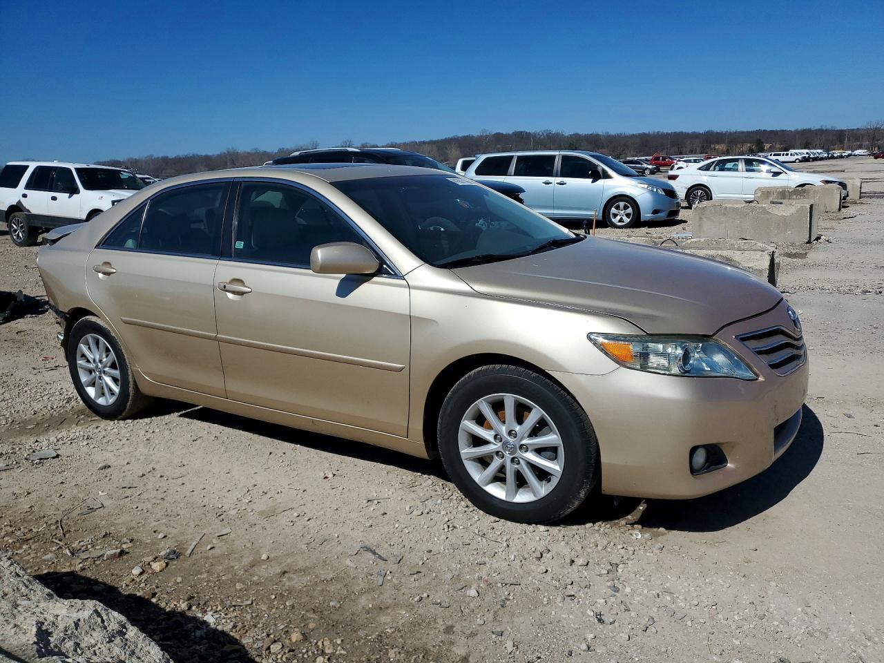 2010 TOYOTA CAMRY