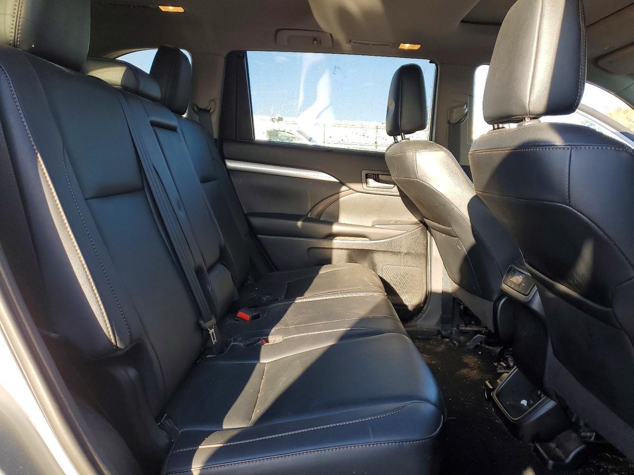 2019 TOYOTA HIGHLANDER
