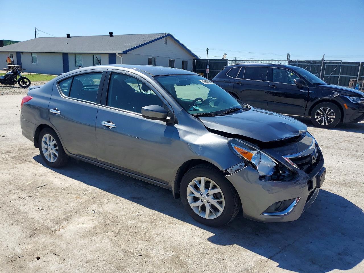 2019 NISSAN VERSA