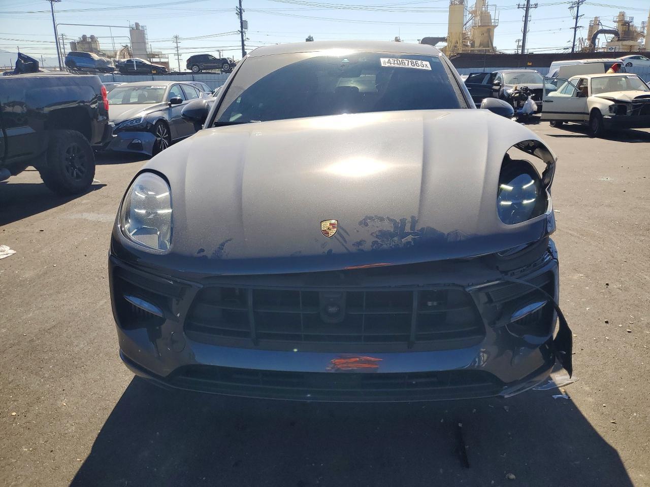2020 PORSCHE Macan