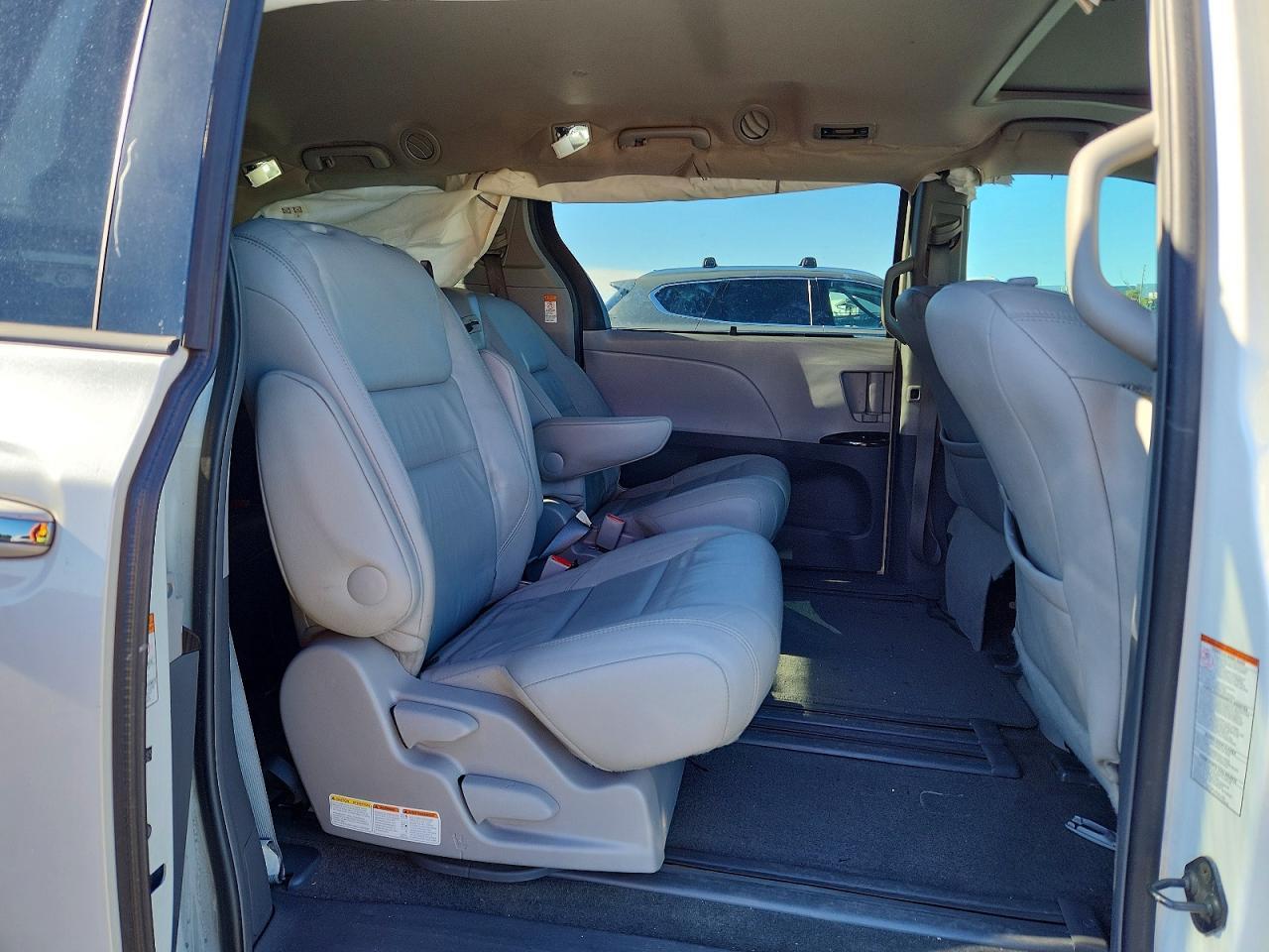 2015 TOYOTA SIENNA