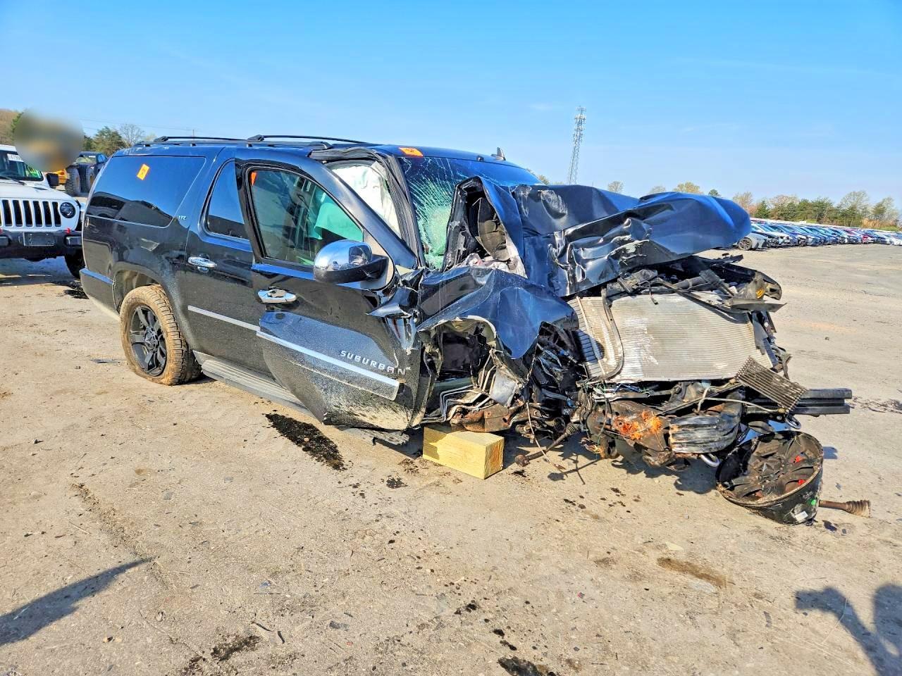 2013 CHEVROLET Suburban