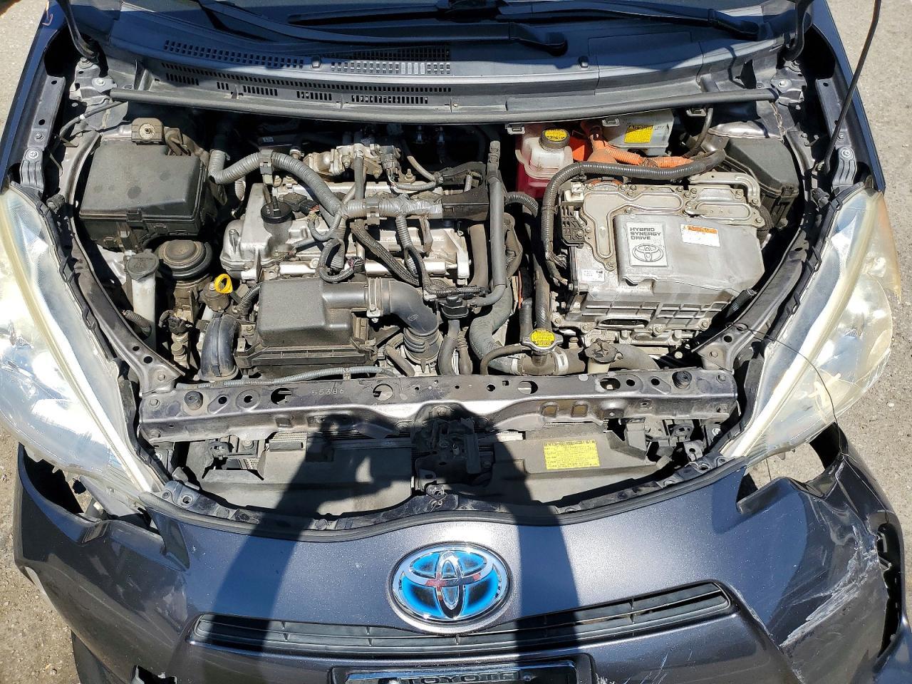 2014 TOYOTA Prius c