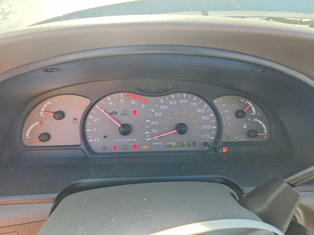 2002 TOYOTA Sequoia