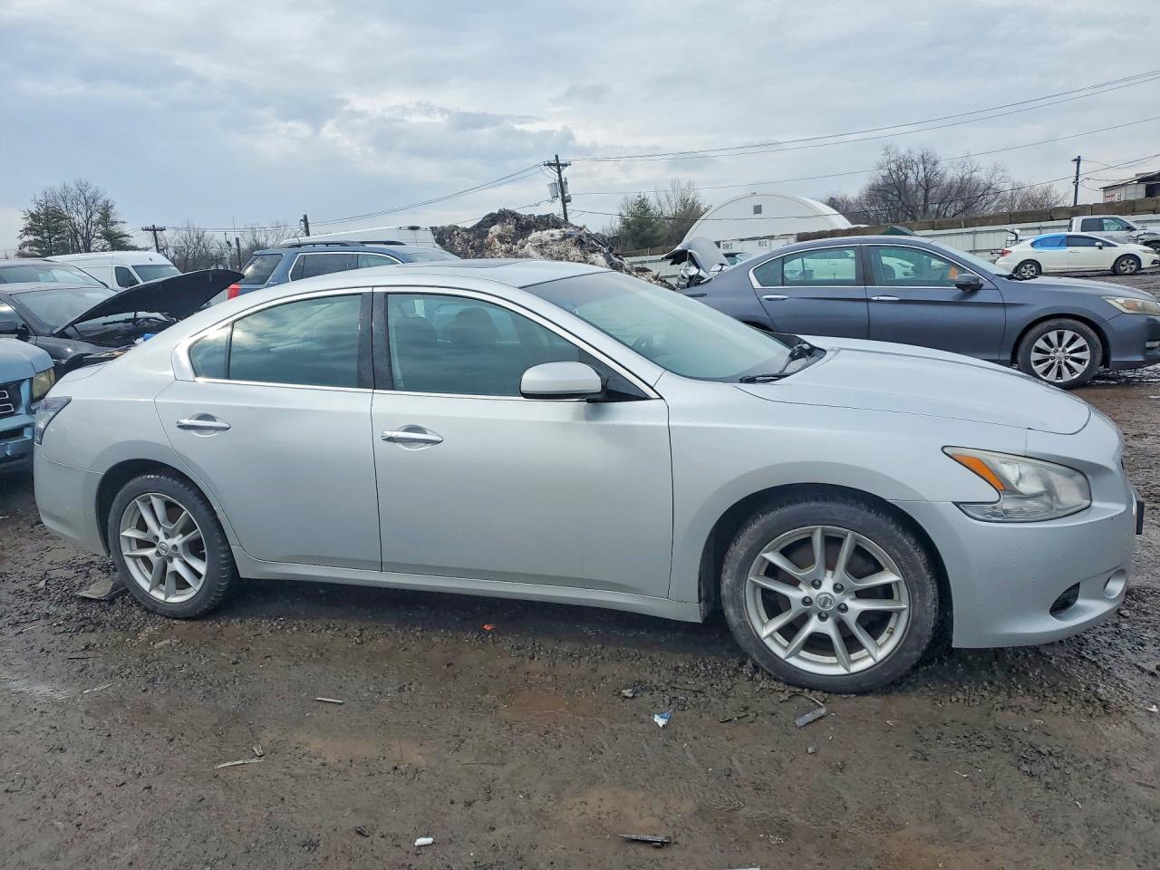 2014 NISSAN Maxima