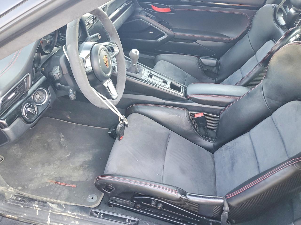 2019 PORSCHE 911