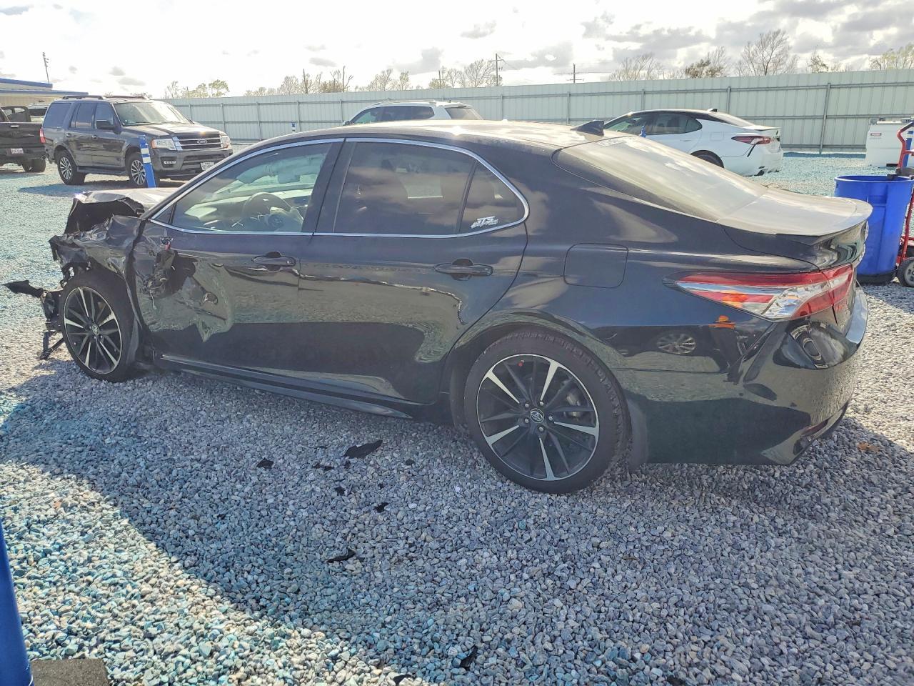 2019 TOYOTA CAMRY