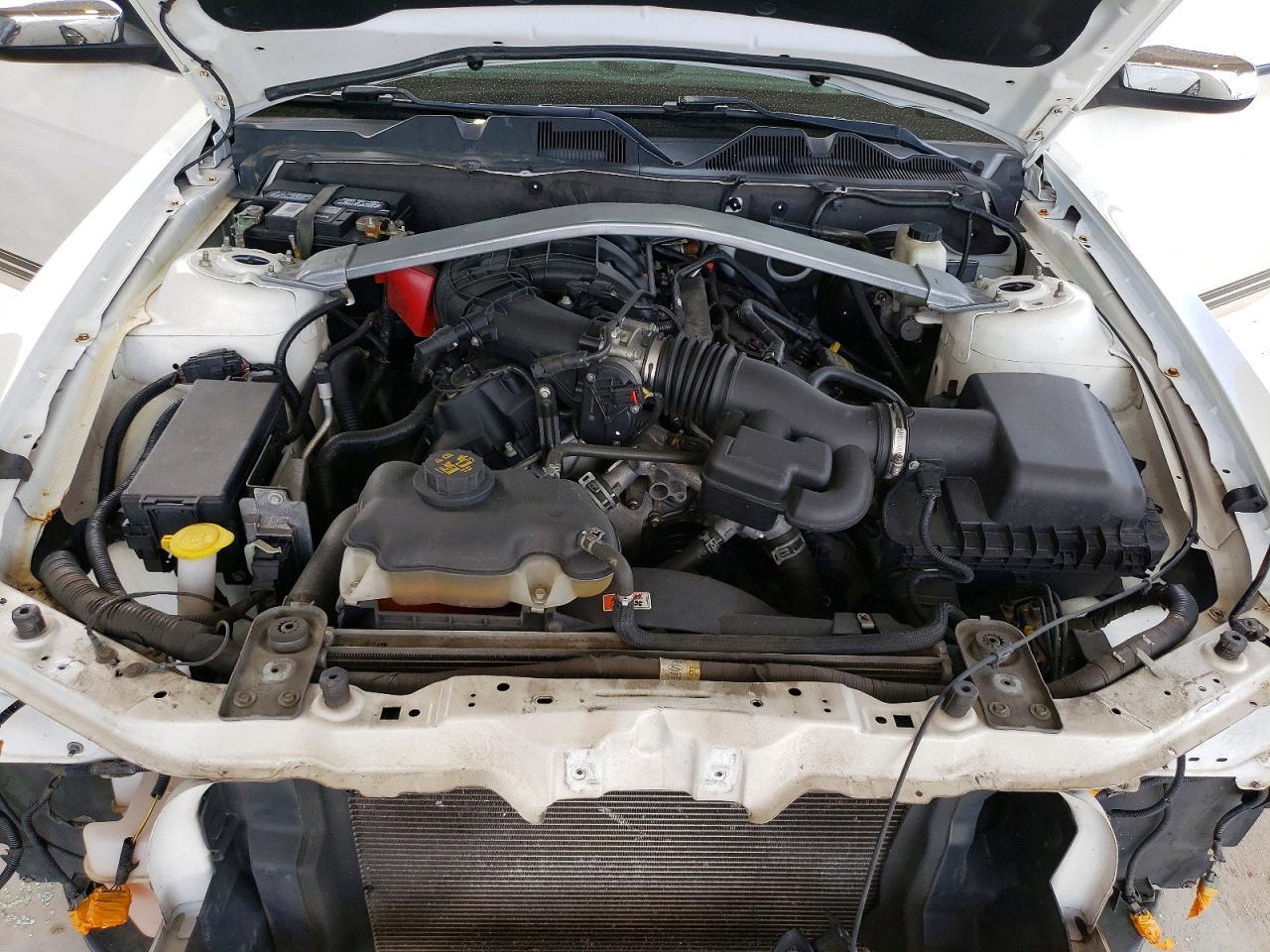 2011 FORD MUSTANG