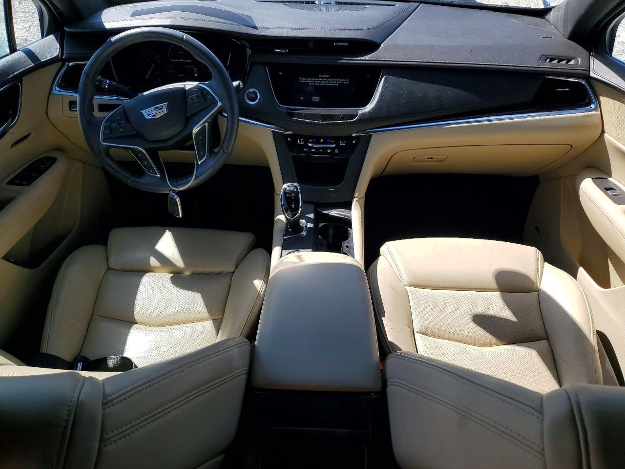 2017 CADILLAC XT5