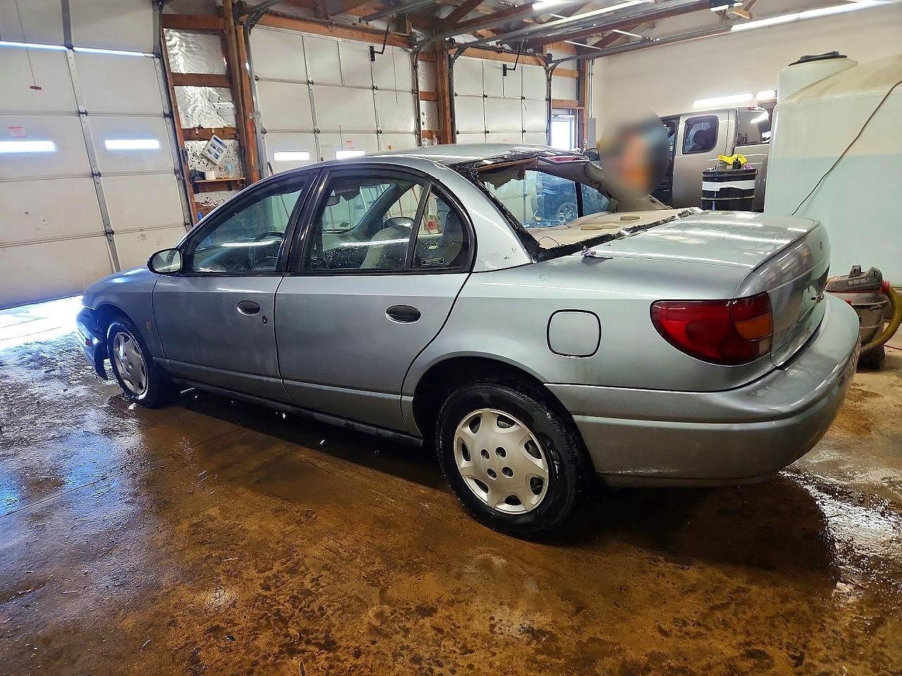 2002 SATURN Sl1