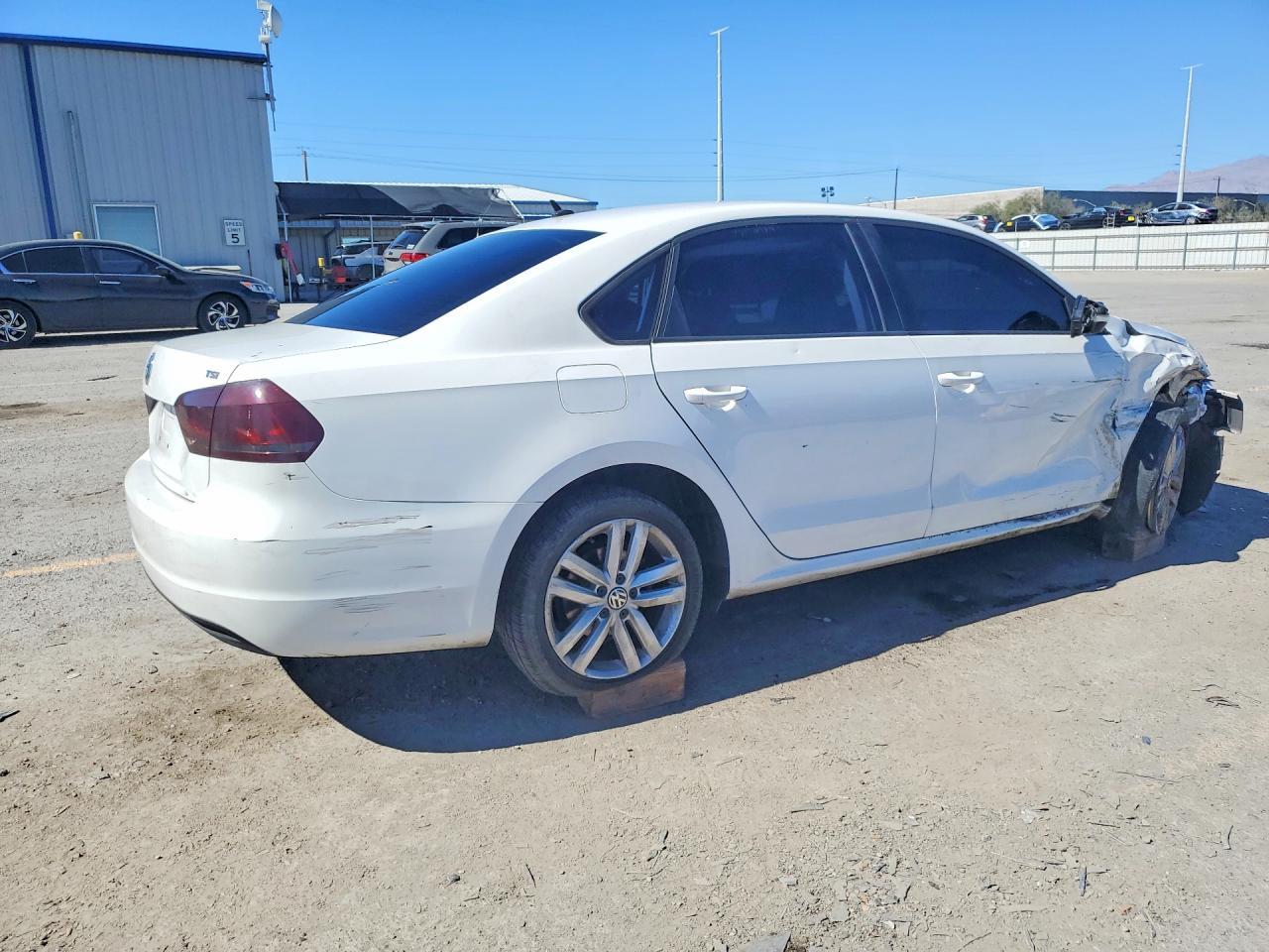 2015 VOLKSWAGEN Passat