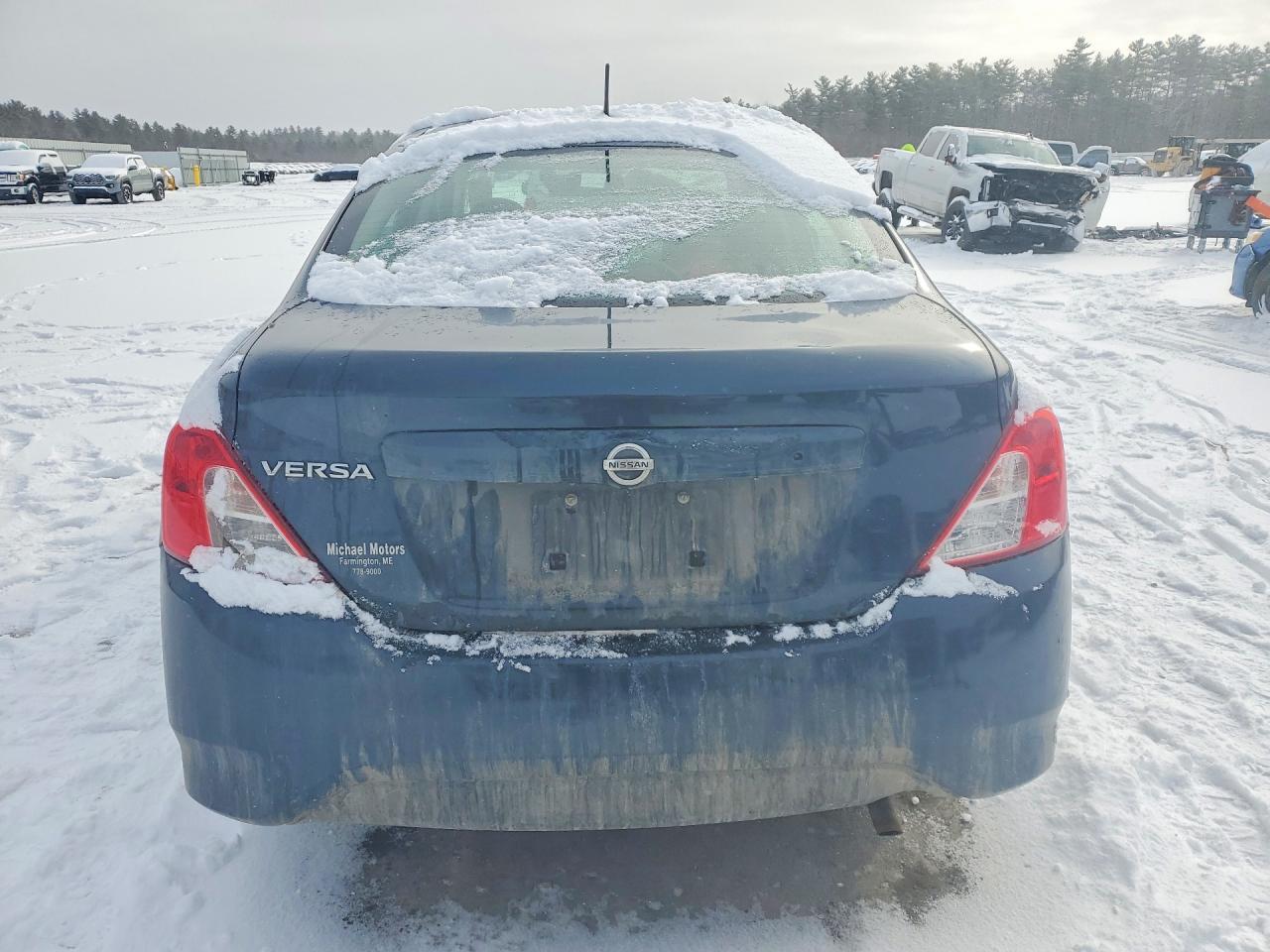 2015 NISSAN VERSA