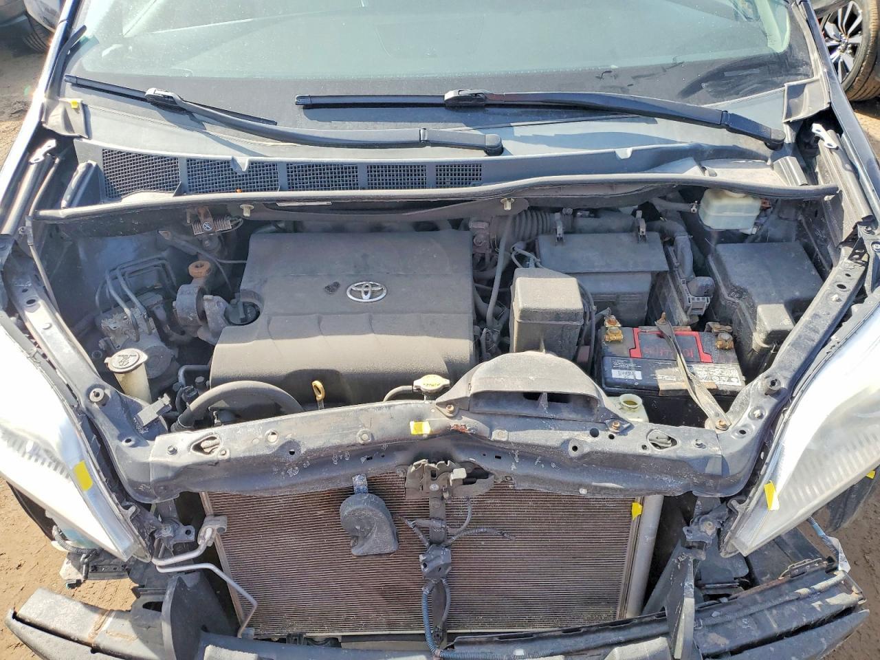 2016 TOYOTA SIENNA