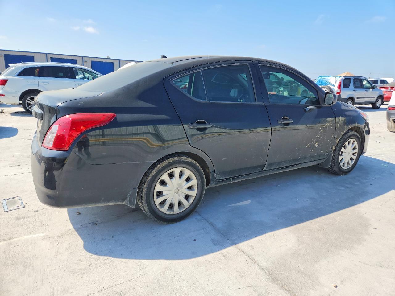 2015 NISSAN VERSA