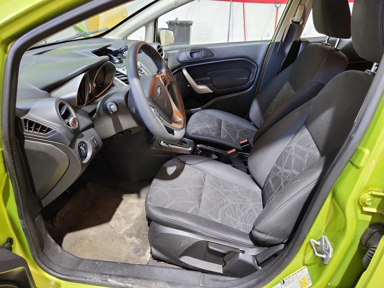 2011 FORD Fiesta