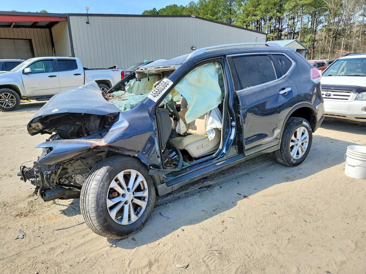 2016 NISSAN ROGUE
