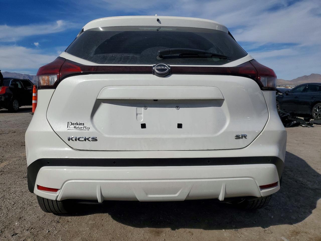 2023 NISSAN KICKS
