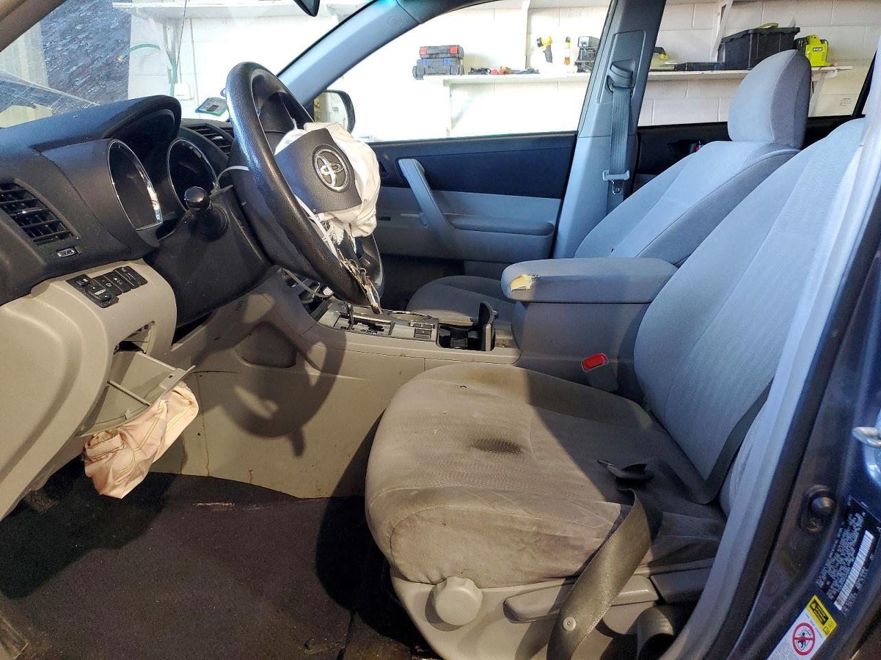 2011 TOYOTA HIGHLANDER