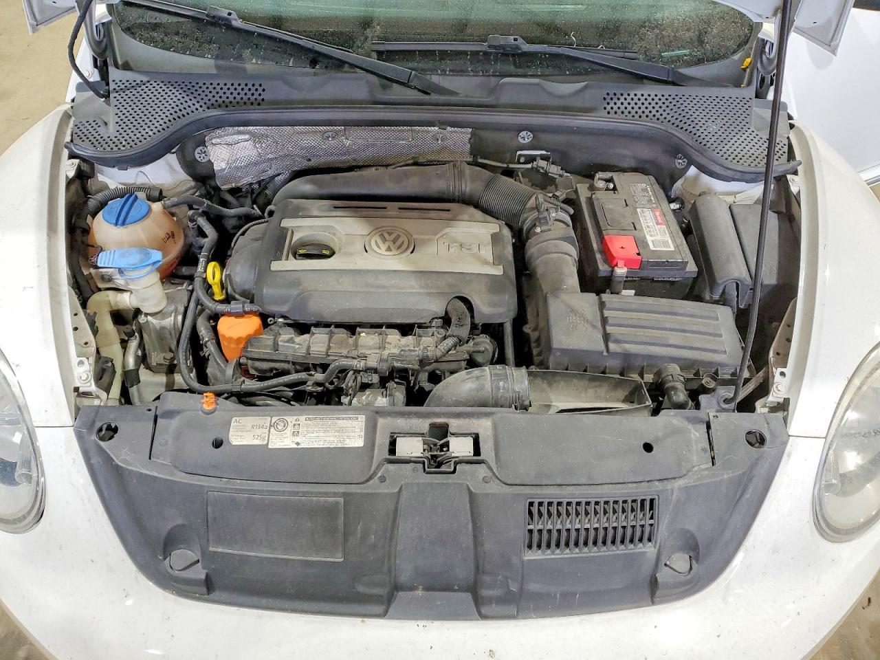 2012 VOLKSWAGEN Beetle
