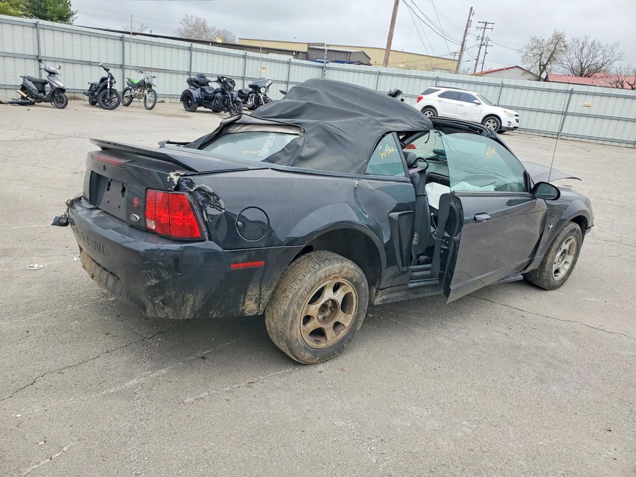 2000 FORD MUSTANG