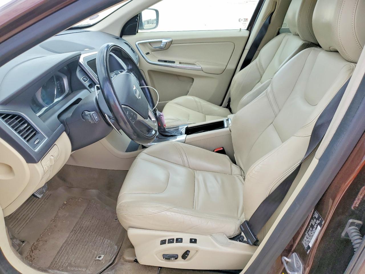 2014 VOLVO XC60