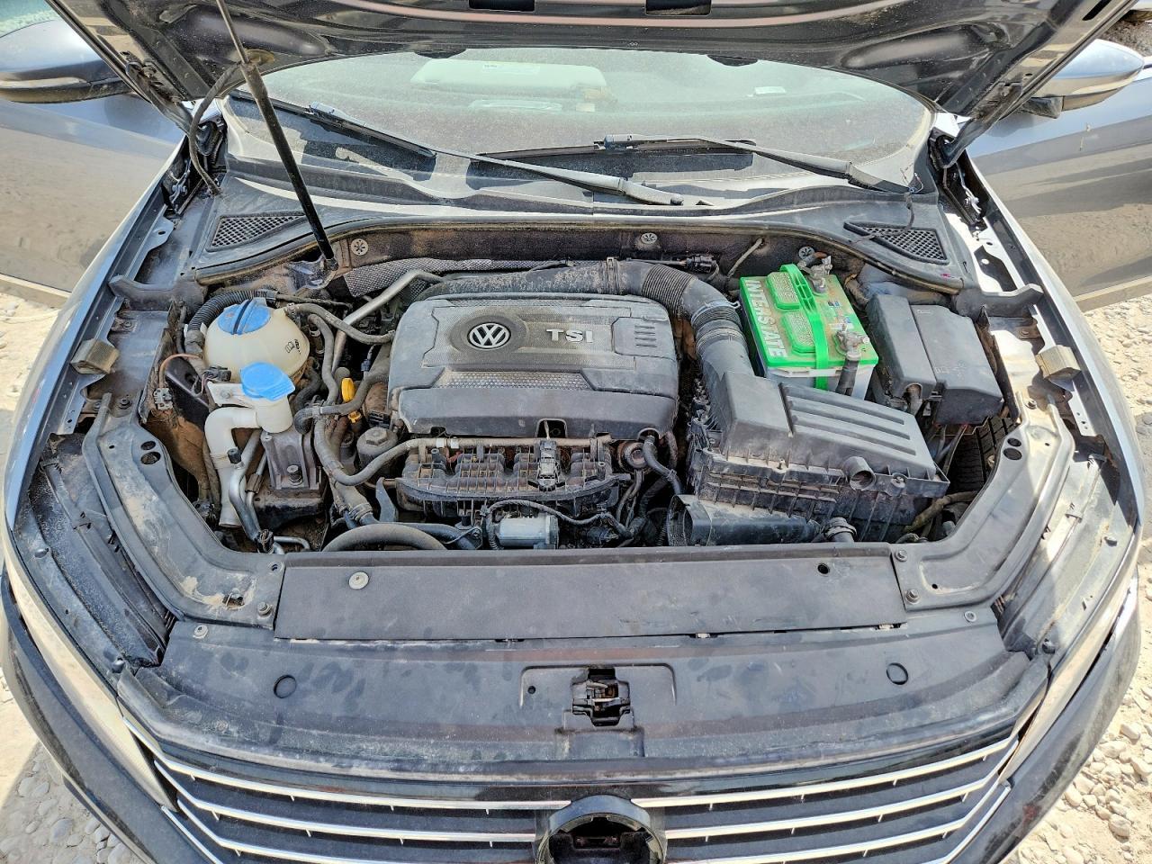 2017 VOLKSWAGEN Passat