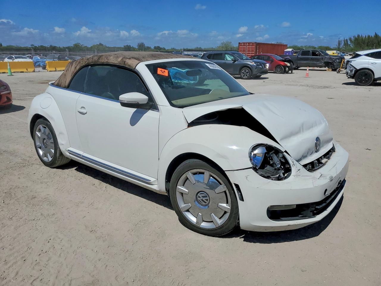 2014 VOLKSWAGEN Beetle