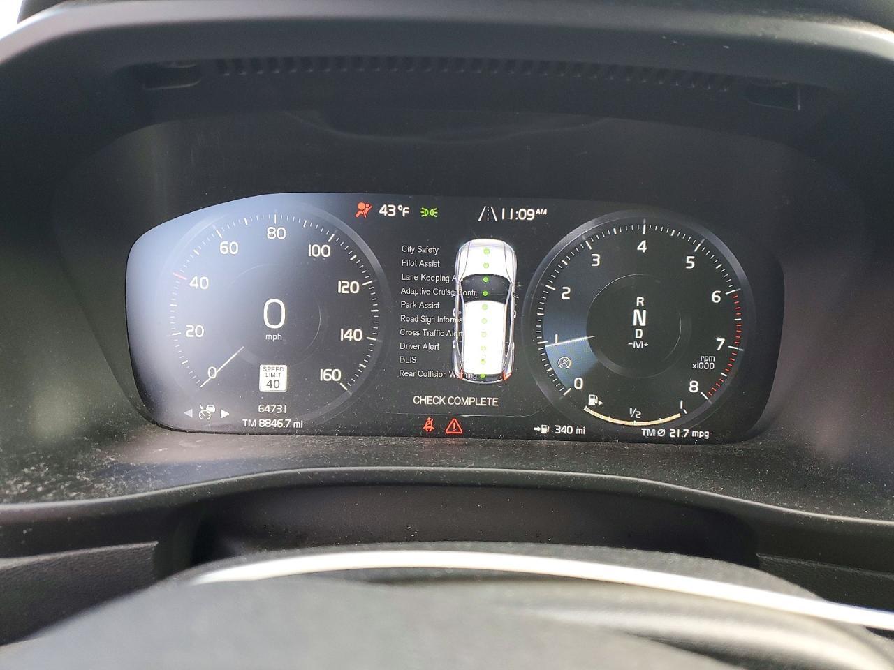 2020 VOLVO XC40