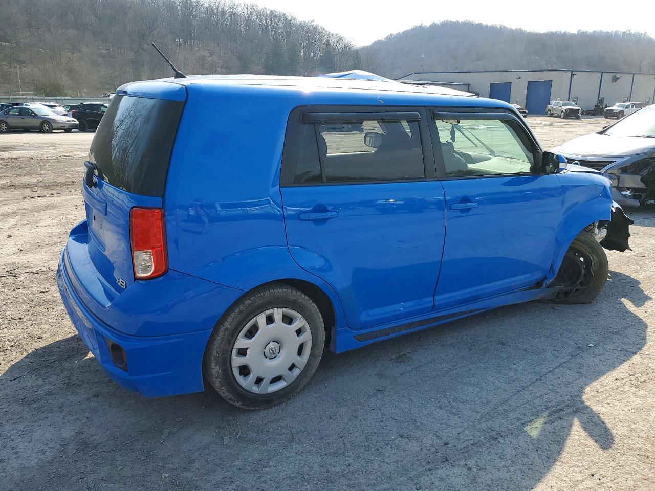 2011 SCION xB