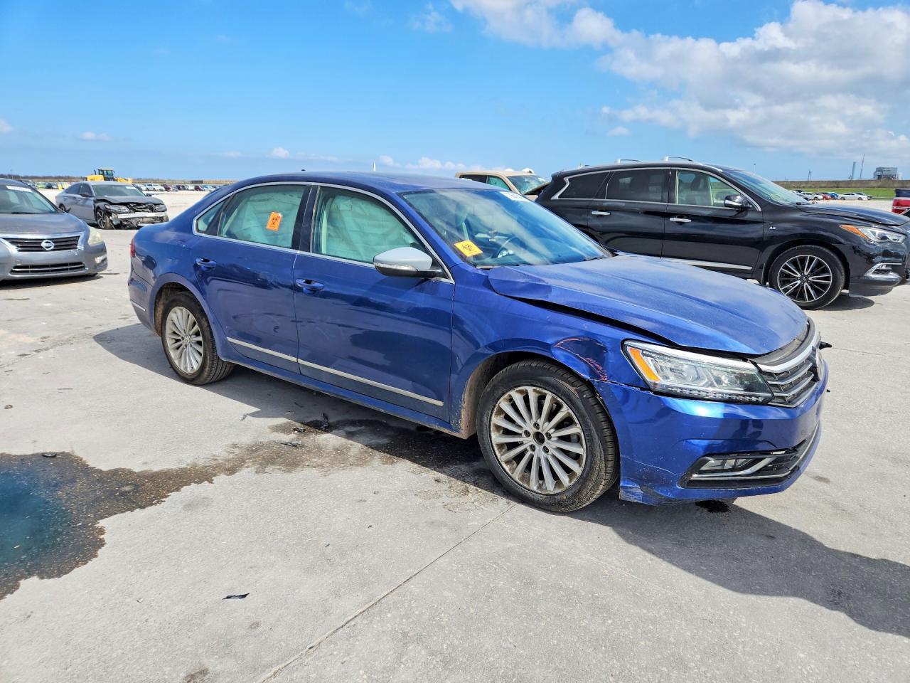 2016 VOLKSWAGEN Passat